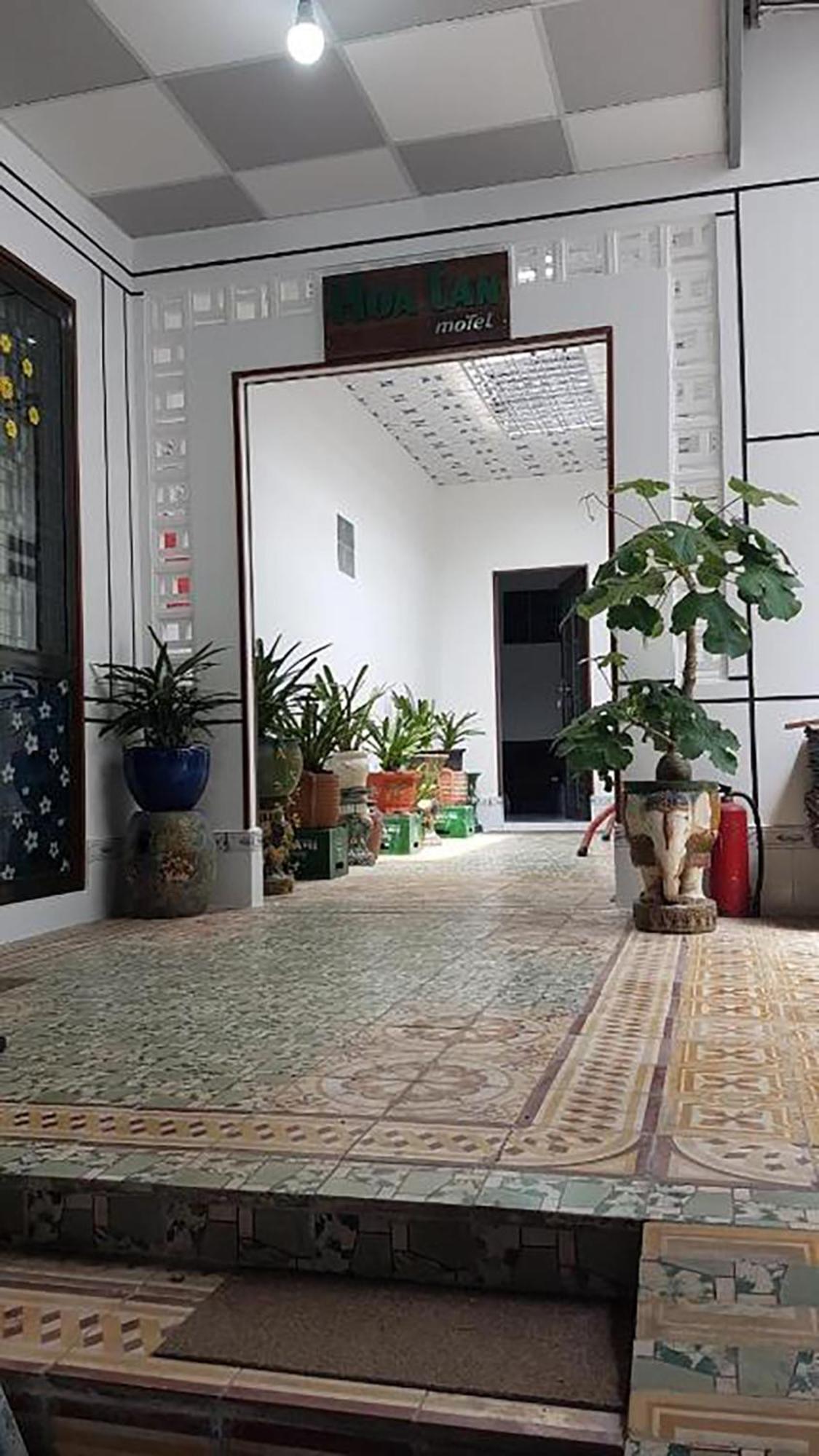 Hoa Lan Motel & Homestay Giong Tu Dien Exterior foto